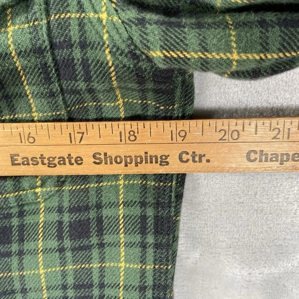 Wallace & Barnes Shirt Mens Small Flannel Button Up Green Plaid Casual Pockets